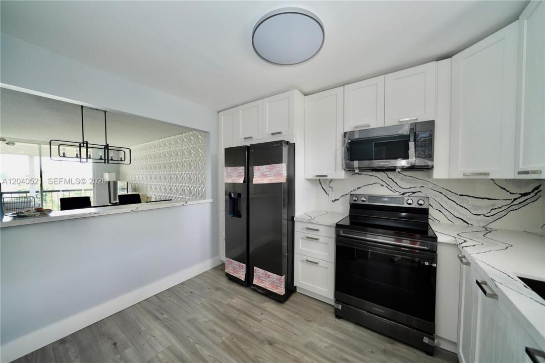 2541 Aragon Blvd 305, Sunrise, Floryda 33322, USA