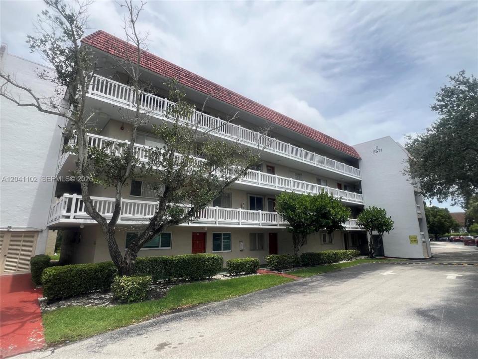 3571 Inverrary Dr 307, Lauderhill, Florida 33319, Stati Uniti