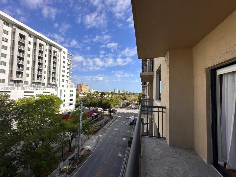 3590 Coral Way 611, Miami, Floride 33145, États-Unis