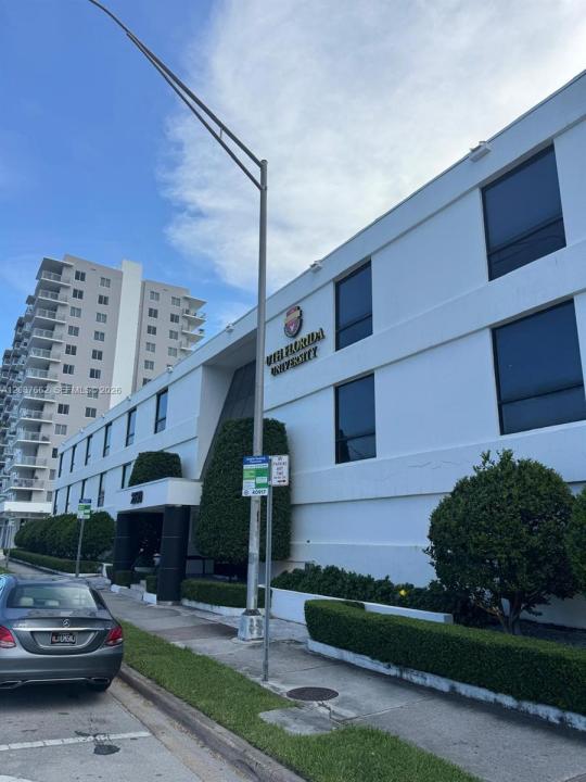 Medical Office For Sale on 27th Ave, Miami, Florida 33133, Stati Uniti