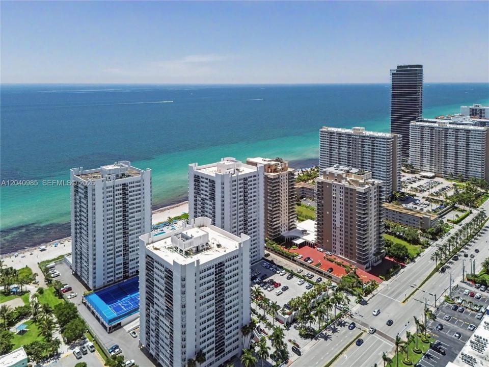 1817 S Ocean Dr 620, Hallandale Beach, Florida 33009, USA