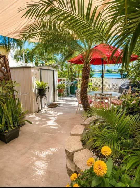 13918 SW 172nd Ter, Miami, Florida 33177, USA