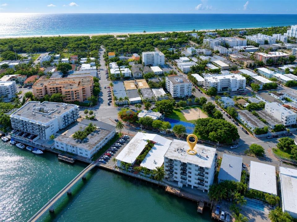 8024 Tatum Waterway Dr 2B, Miami Beach, Florida 33141, Stati Uniti