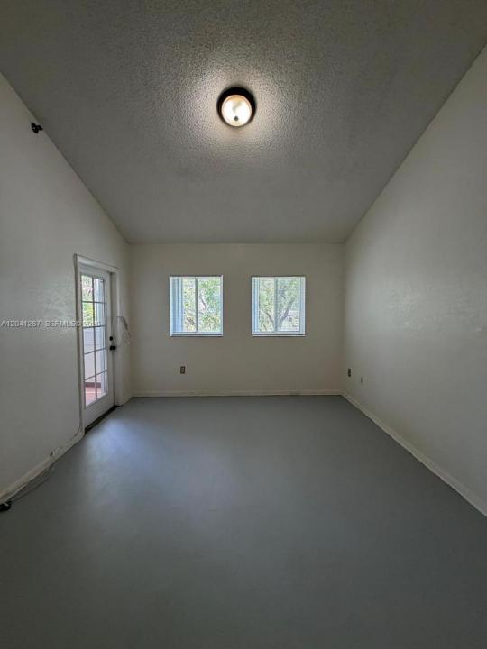 201 NW 7th St 408, Miami, Florida 33136, Stati Uniti