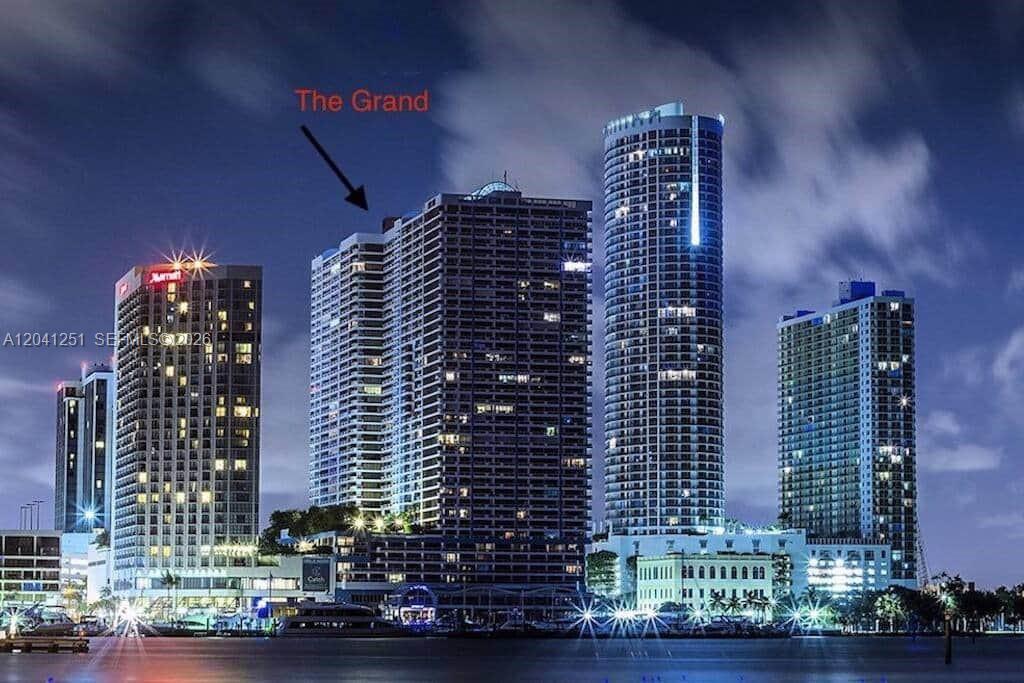 1717 N Bayshore Dr D-3931, Miami, Florida 33132, USA