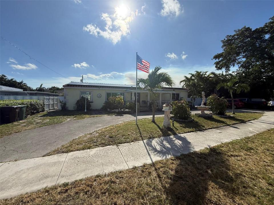 202 To To Lo Chee Dr, Hialeah, Florida 33010, Stati Uniti