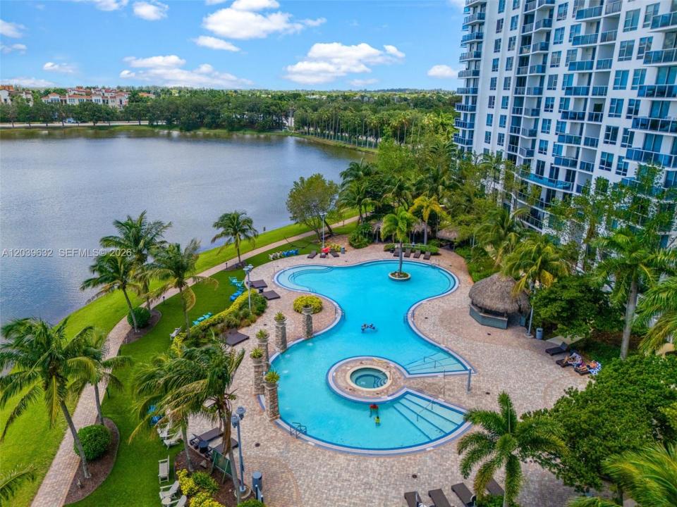 2641 N Flamingo Rd 304N, Sunrise, Floride 33323, États-Unis