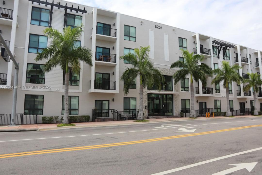 8201 NW 41st St D-402, Doral, Floride 33166, États-Unis