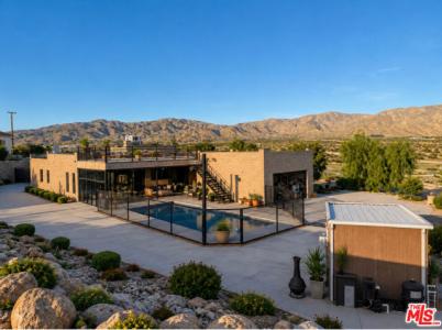 Mary Circle, Desert Hot Springs, Californie 92241, États-Unis