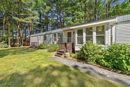 28 Leisure Way, Coventry, Rhode Island 02816, USA