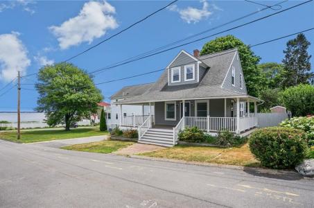 34 Chapin Avenue, Warwick, Rhode Island 02889, USA