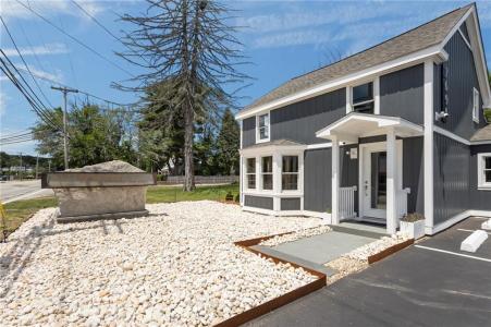 2695 Hartford Avenue, Johnston, Rhode Island 02919, HOA KỲ