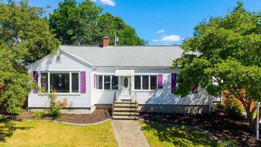 118 Summit Avenue, West Warwick, Rhode Island 02893, USA
