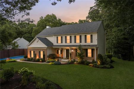 64 Fieldstone Lane, North Kingstown, Rhode Island 02874, USA