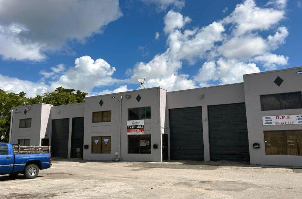 1750 W 39th Place 1005, Hialeah, Florida
