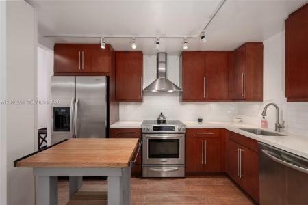 611 NE 14th Ave 206, Fort Lauderdale, Florida 33304, USA