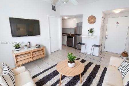 1218 Drexel Ave 204, Miami Beach, Florida 33139, USA