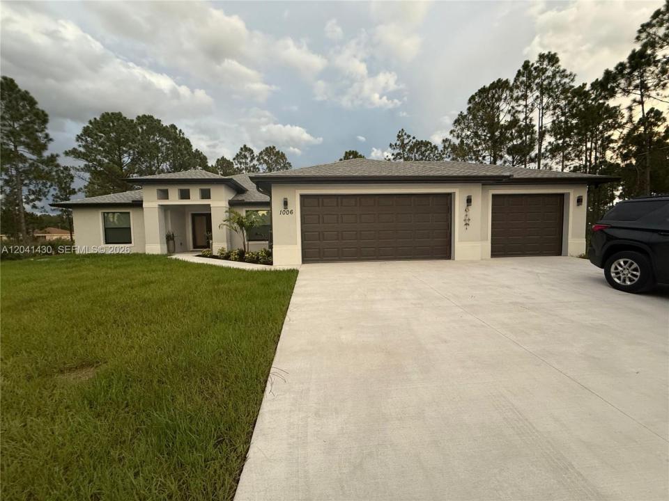 1006 Rush Ave, Lehigh Acres, פלורידה 33972, ארצות הברית של אמריקה
