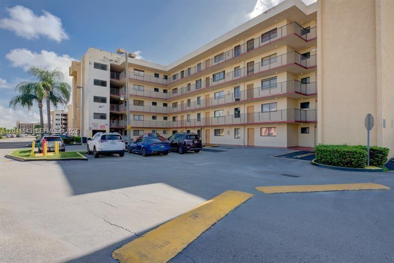 9915 W Okeechobee Rd 2-404, Hialeah Gardens, Florida 33016, USA
