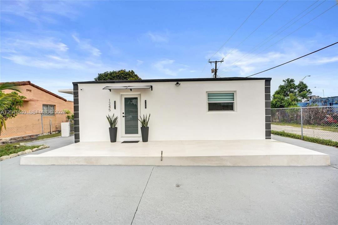 1245 Vermont St, Opa-Locka, Florida 33054, USA
