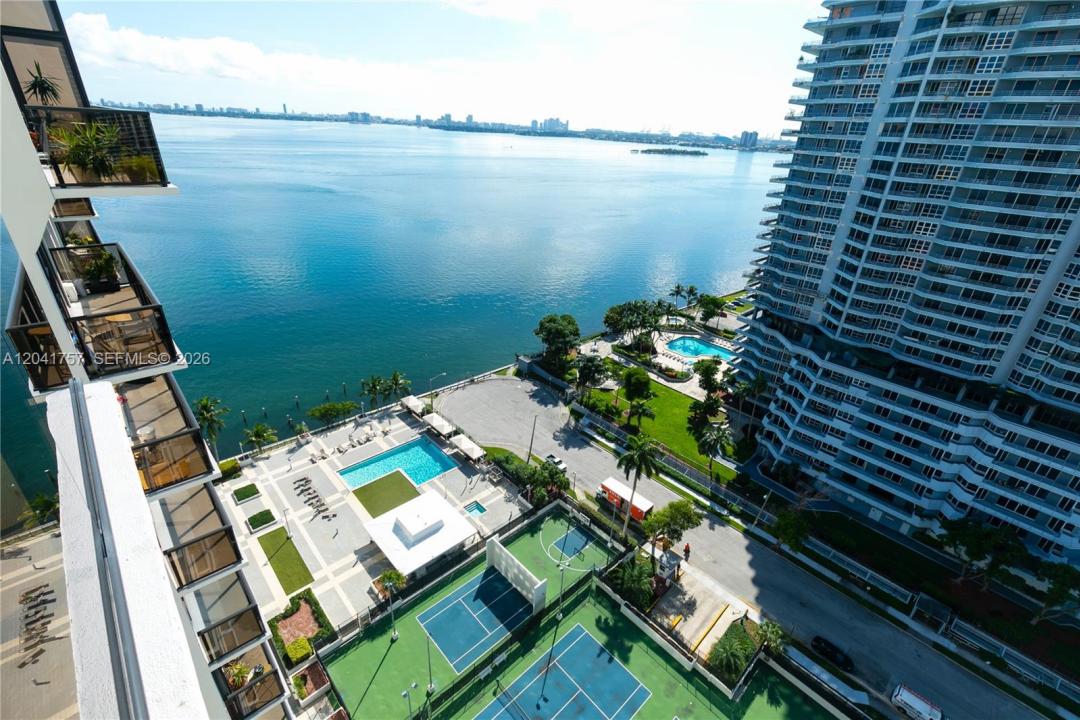 600 NE 36th St PH3, Miami, Florida 33137, USA