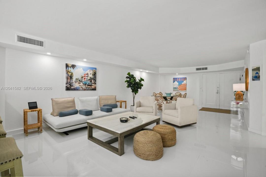 6423 Collins Ave 203, Miami Beach, Florida 33141, Stati Uniti