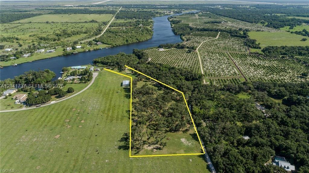 5247 County Road 78, La Belle, Florida 33935, USA
