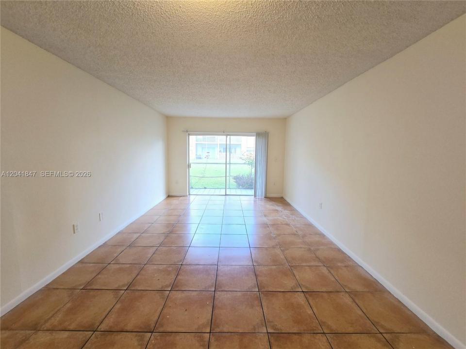 3600 NW 21st St 103, Lauderdale Lakes, Florida 33311, Stati Uniti