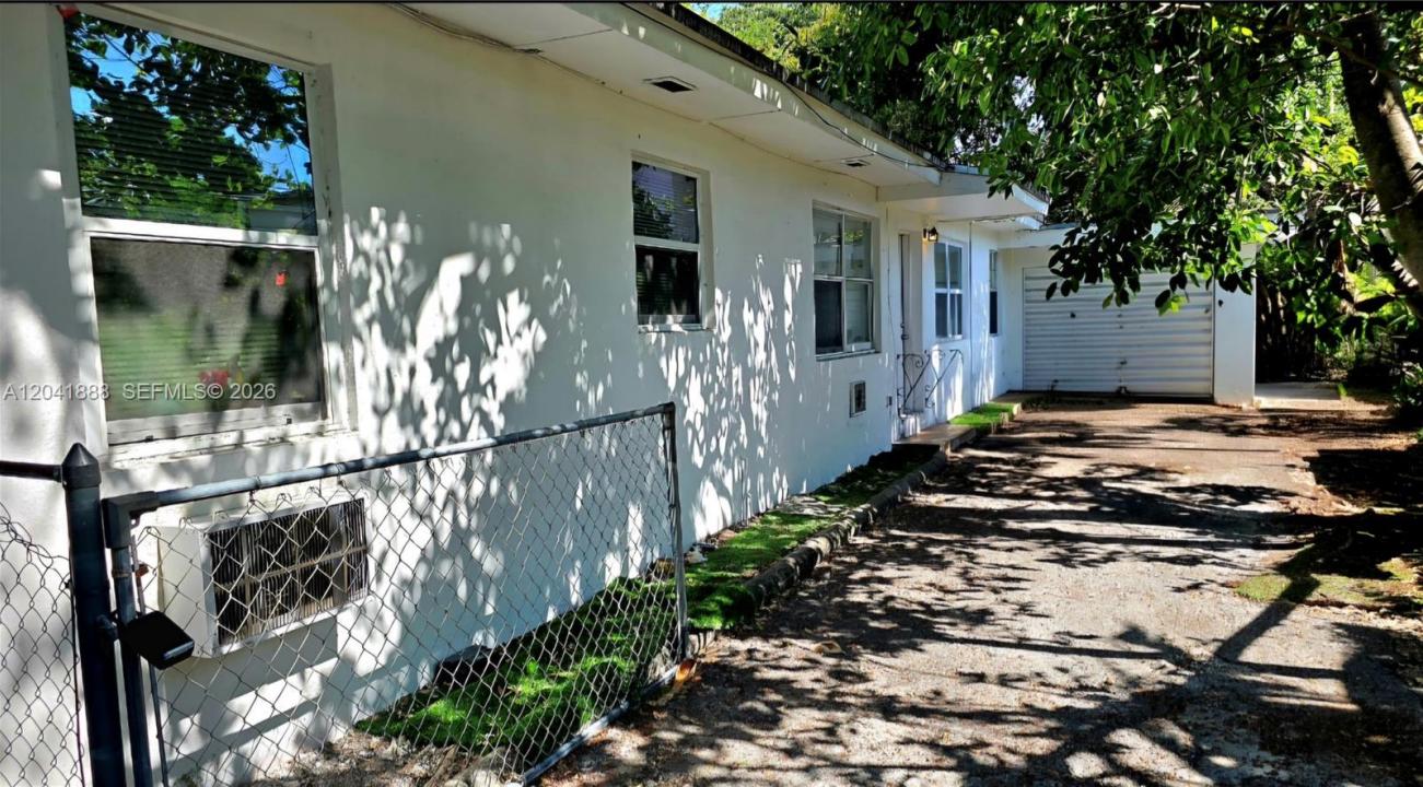 241 NW 32nd St, Miami, 플로리다 33127, 미국