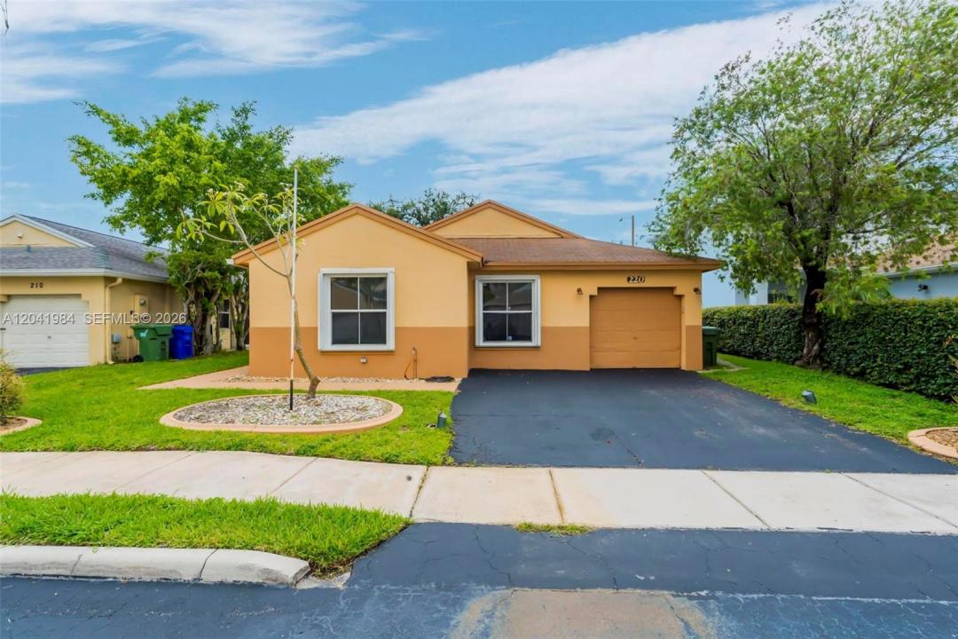 220 NW 207th Way, Pembroke Pines, Floride 33029, États-Unis