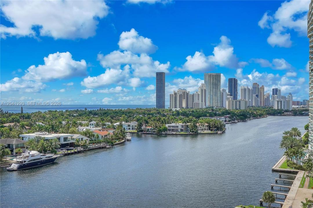 20515 E Country Club Dr 1245, Aventura, Florida 33180, USA