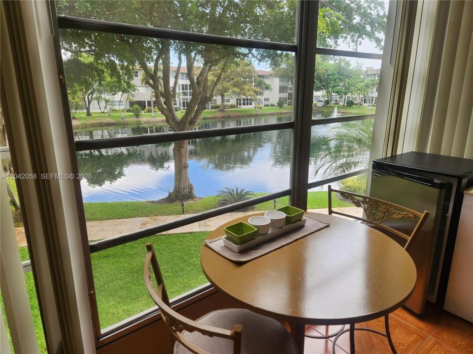 5001 NW 34th St 205, Lauderdale Lakes, Florida 33319, Stati Uniti