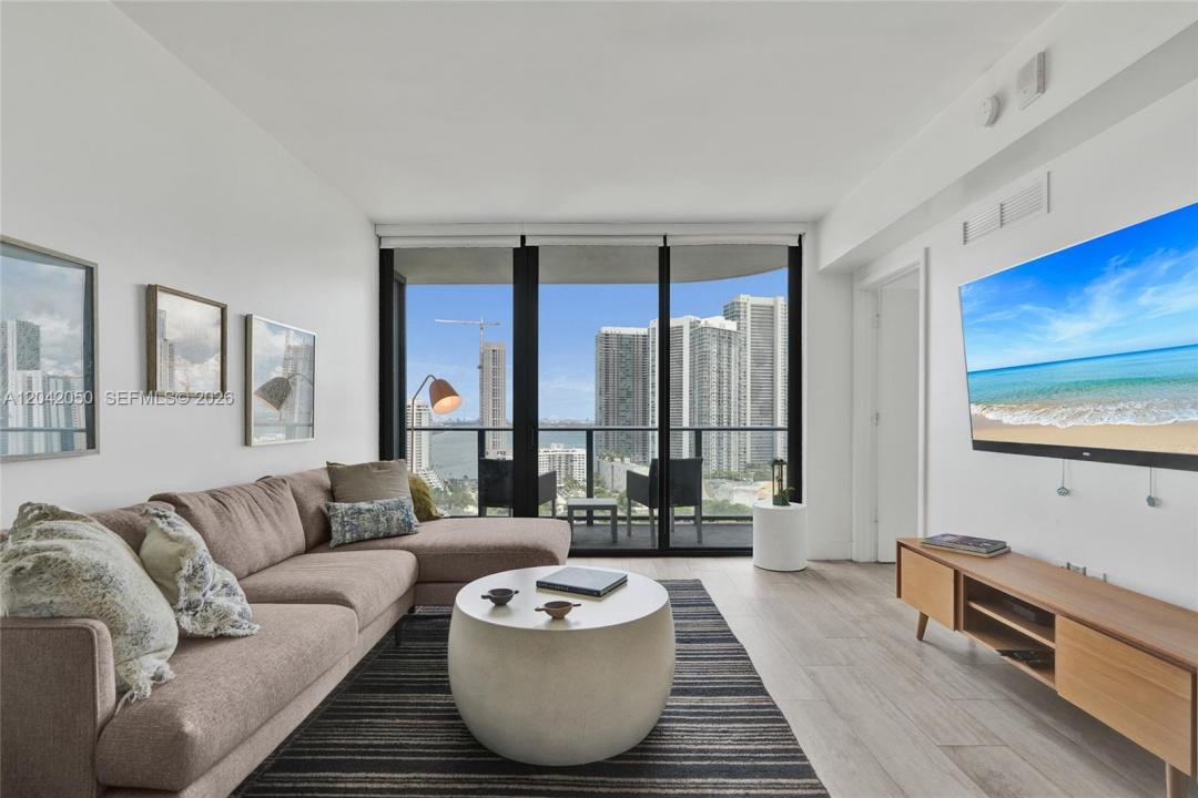 121 NE 34th St 2205, Miami, 플로리다 33137, 미국