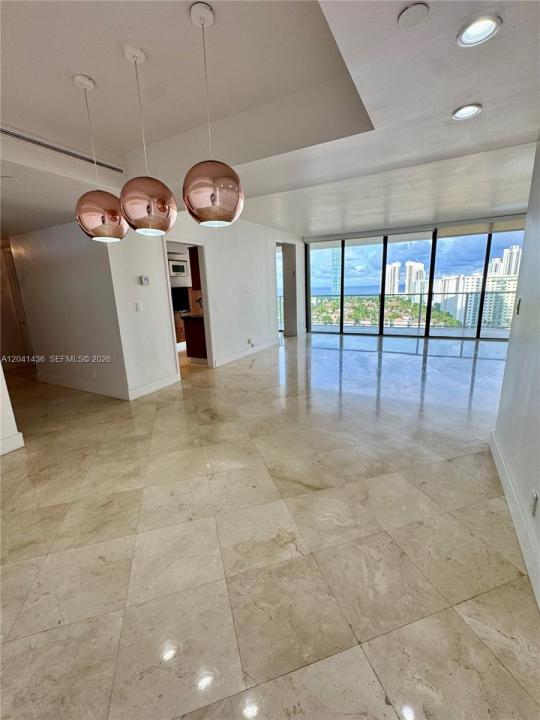 19500 Turnberry Way 15F, Aventura, Floride 33180, États-Unis