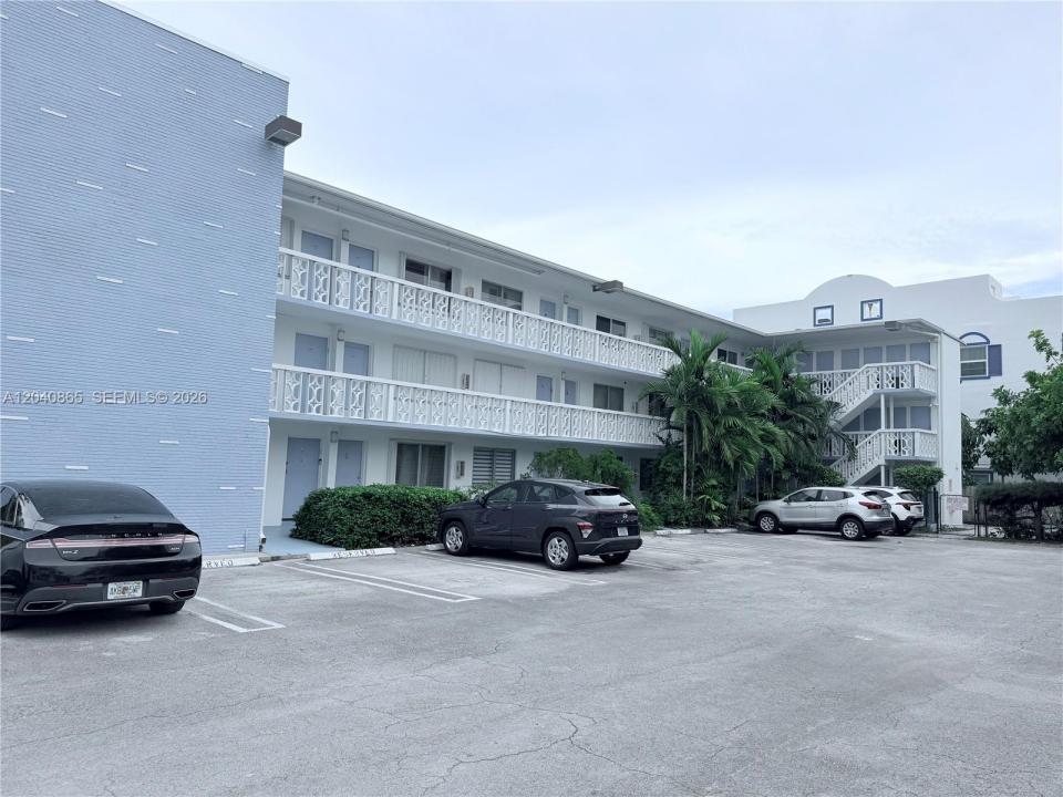1120 102nd St 2, Bay Harbor Islands, Florida 33154, Stati Uniti