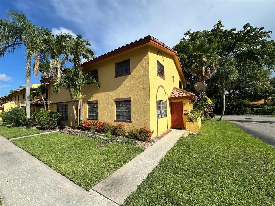 2700 NW 47th Ter 1001, Lauderdale Lakes, Floride 33313, États-Unis