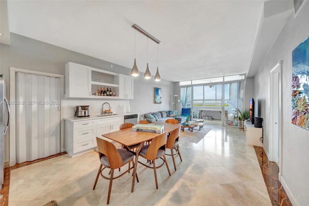 5005 Collins Ave PH02, Miami Beach, Floride 33140, États-Unis