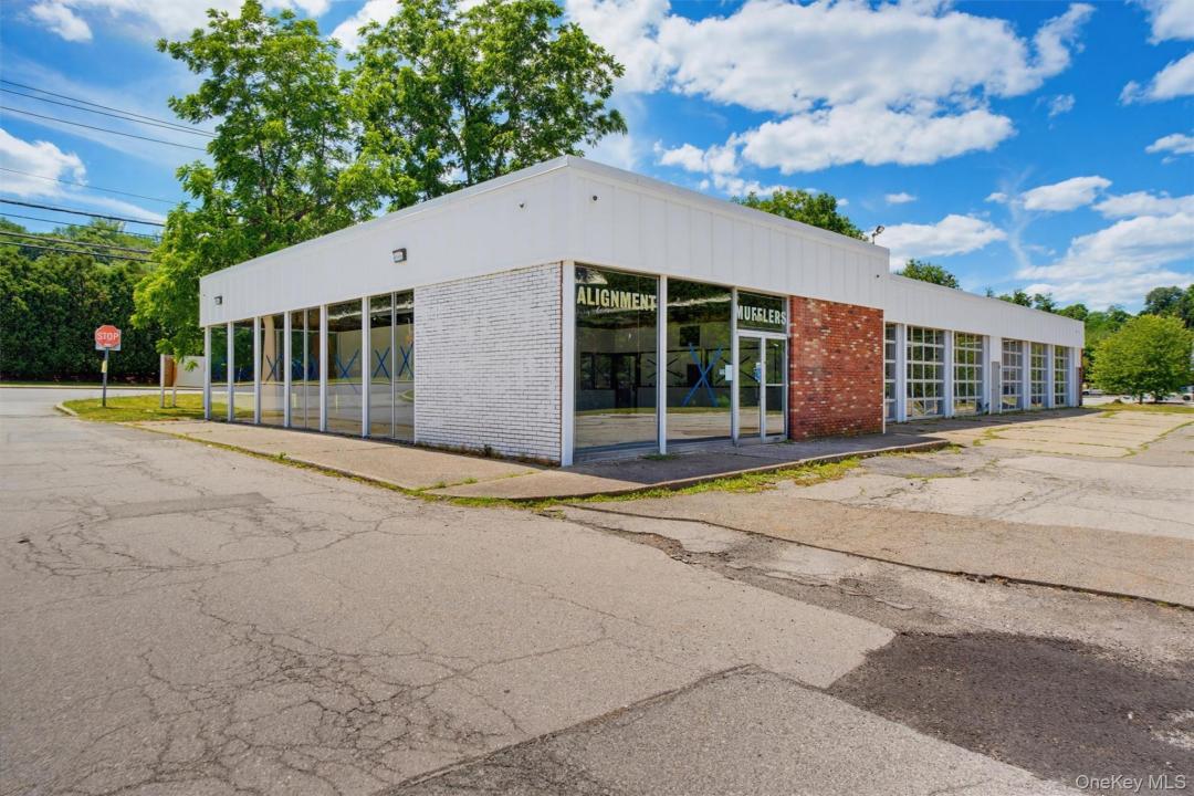 1375 East Main Street, Yorktown, New York 10588, États-Unis