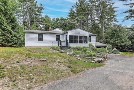 89 Skunk Hill Road, Hopkinton, Rhode Island 02832, USA