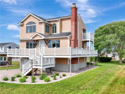 17 Lawton Avenue, Westerly, Rhode Island 02891, USA