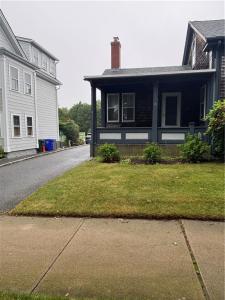 17 Constitution Street, Bristol, Rhode Island 02809, USA