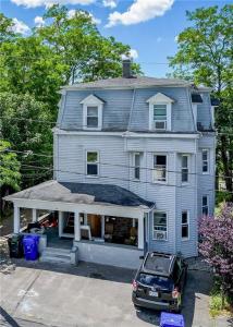 14 Garfield Avenue, East Providence, Rhode Island 02916, USA