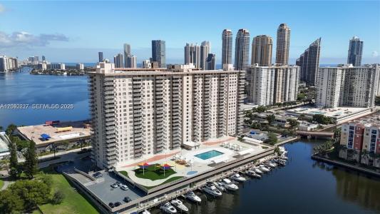 250 174th St 1211, Sunny Isles Beach, Florida 33160, USA