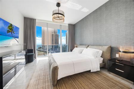17550 Collins Ave 702, Sunny Isles Beach, Florida 33160, USA