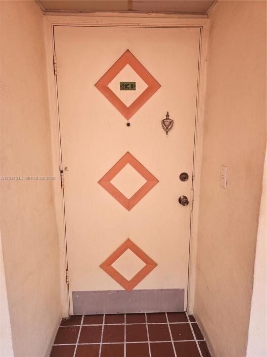 215 SE 3rd Ave 205A, Hallandale Beach, フロリダ 33009, アメリカ合衆国