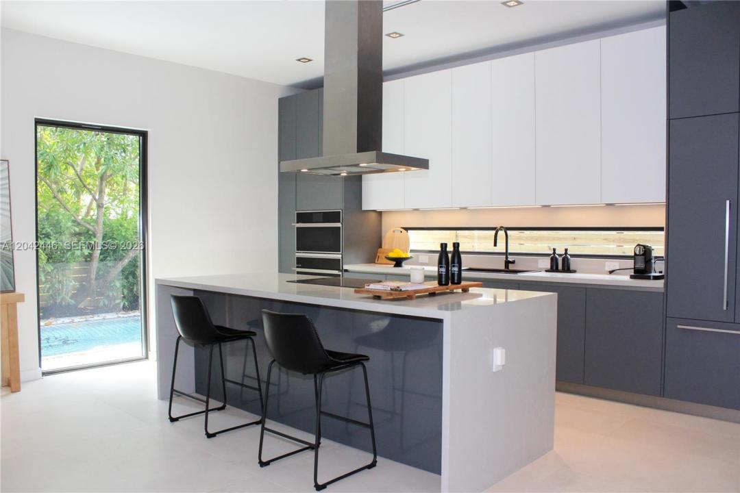 3540 Oak Ave, Miami, Florida 33133, Stati Uniti