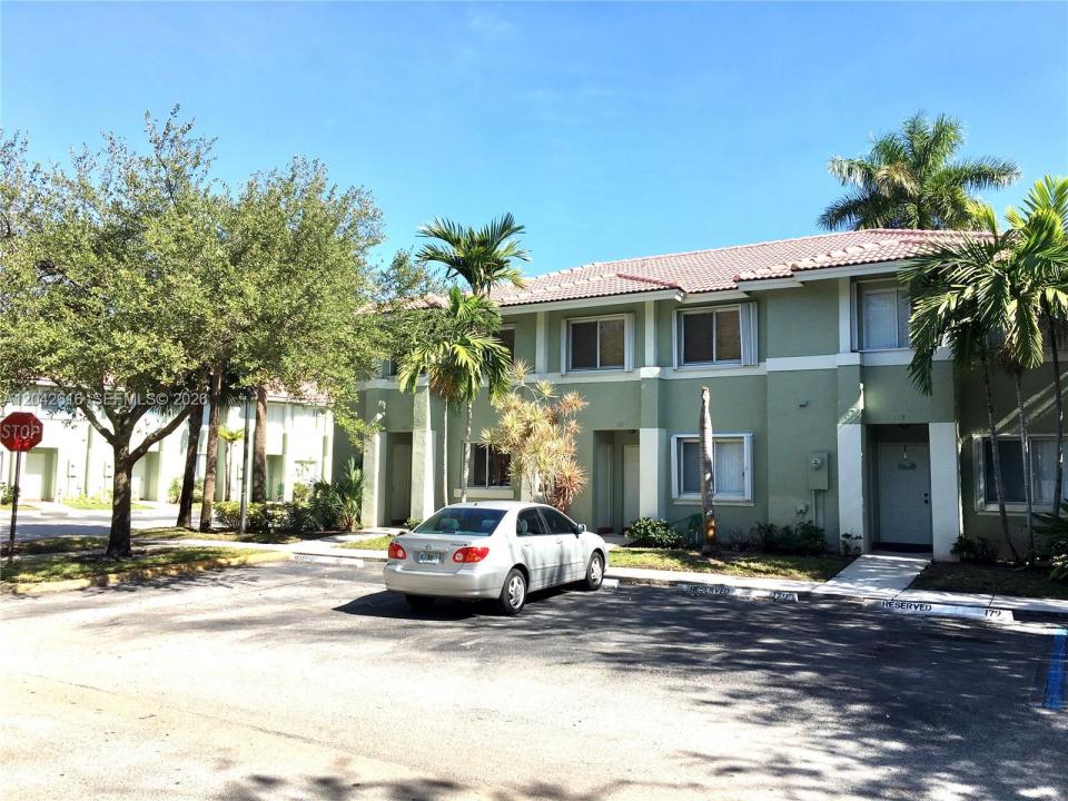 183 Hidden Ct Rd F-33, Hollywood, Floride 33023, États-Unis