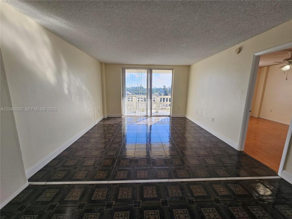 15600 NW 7th Ave 704, Miami, Floride 33169, États-Unis