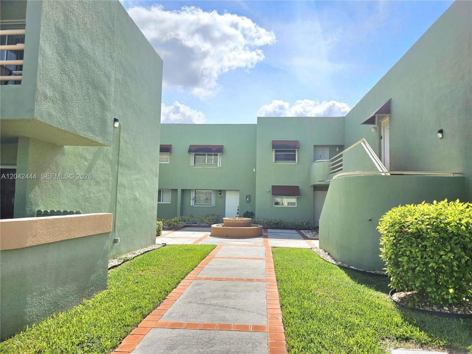11071 NW 7th St 104-15, Miami, Florida 33172, USA