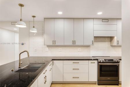 100 Edgewater Dr 142, Coral Gables, Florida 33133, Estados Unidos